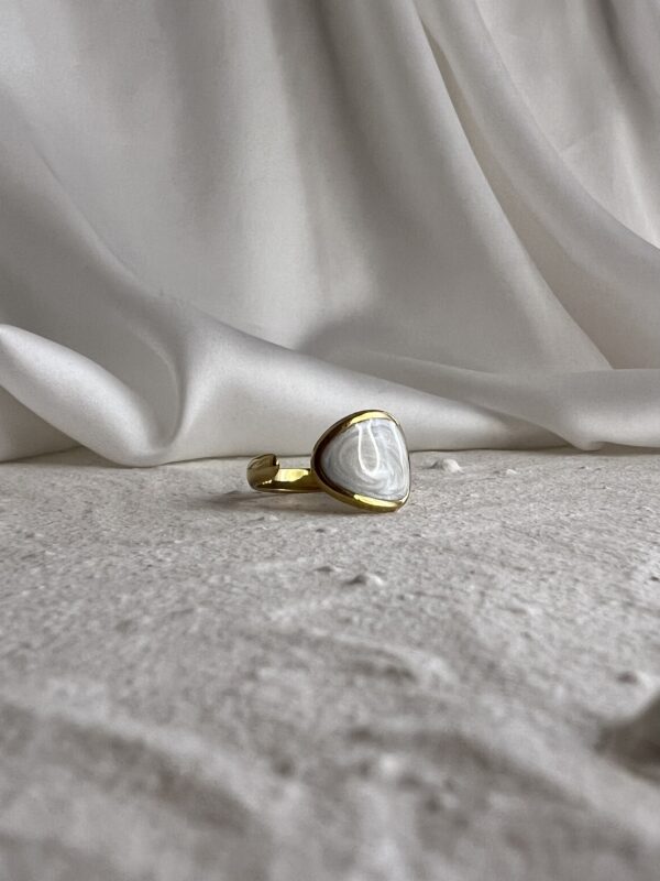 Oval Shell Stone Ring - Image 2