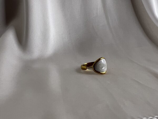 Oval Shell Stone Ring - Image 5
