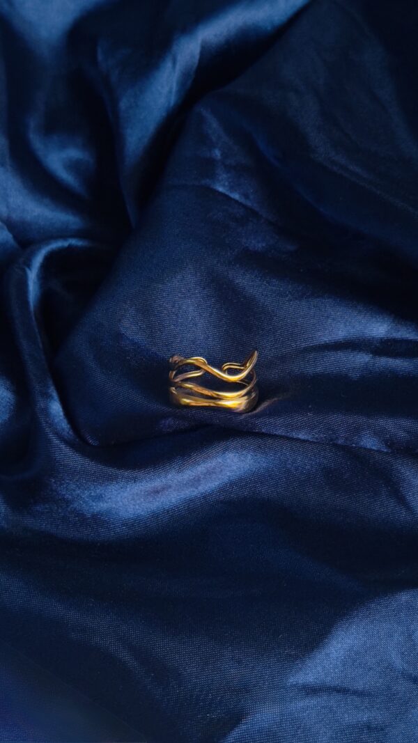 Double Wave Ring