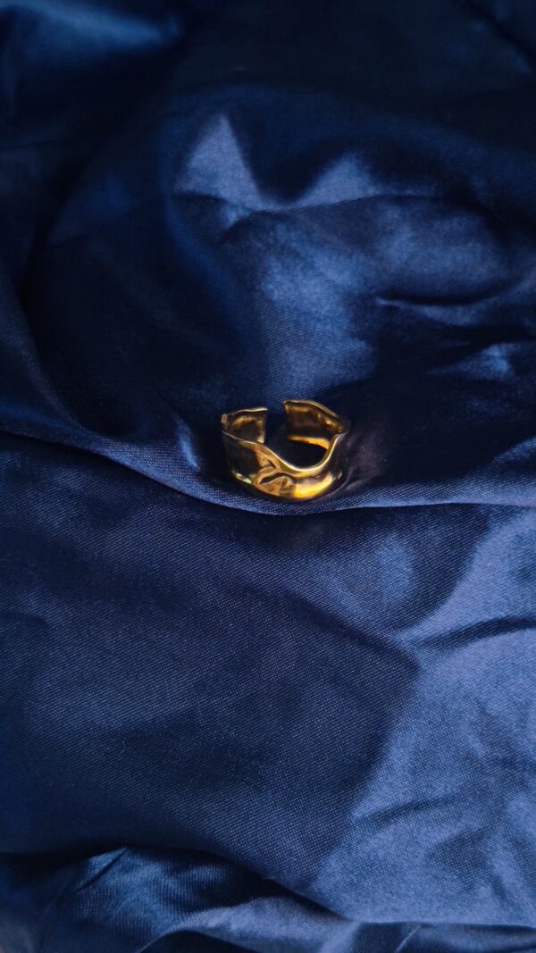 Wavy Ring