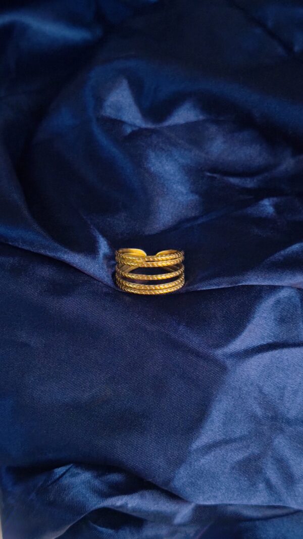 Layers Ring
